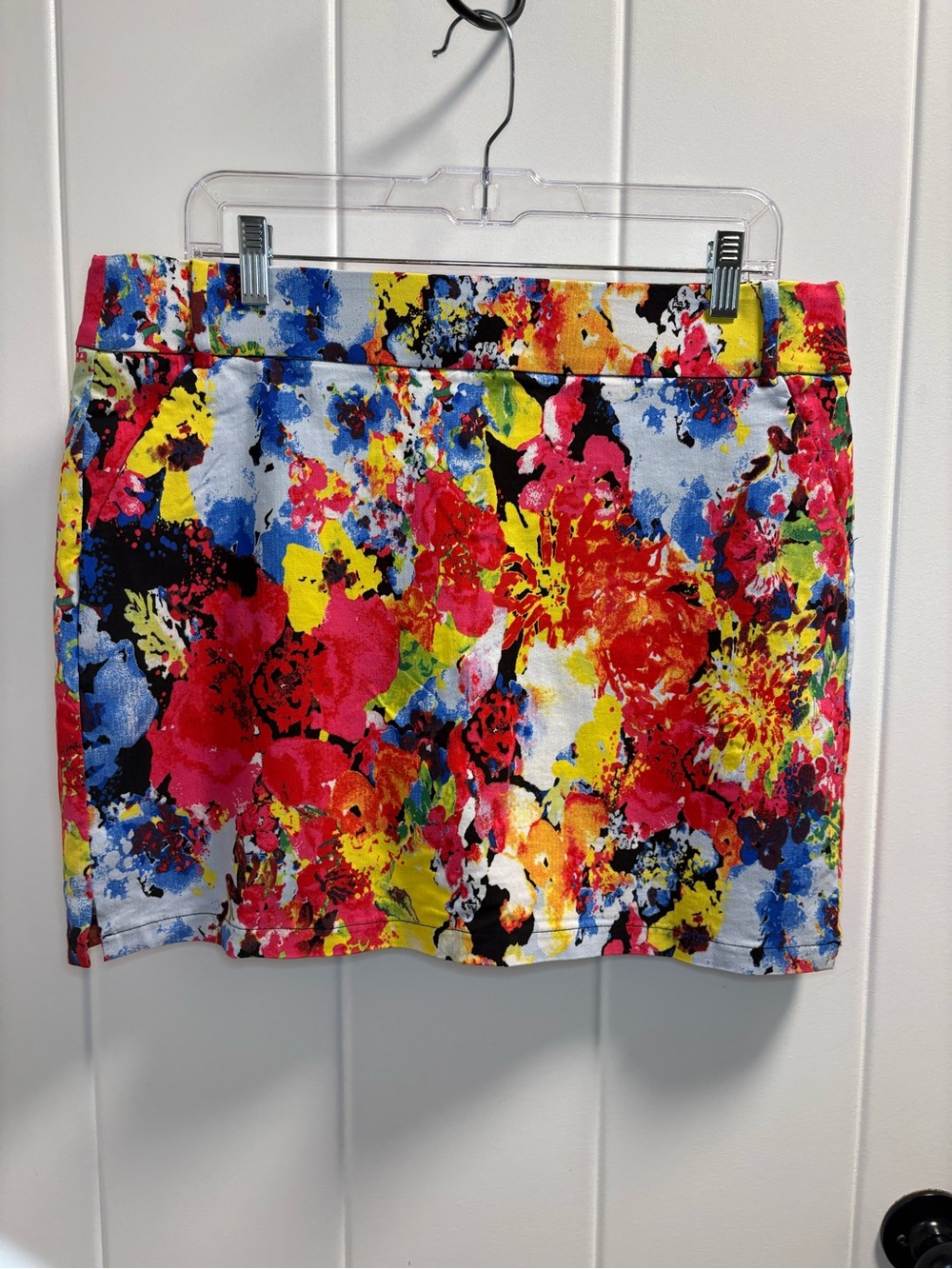 Attyre Bright Floral Splash Skort- Red, Blue, Yellow, Pink